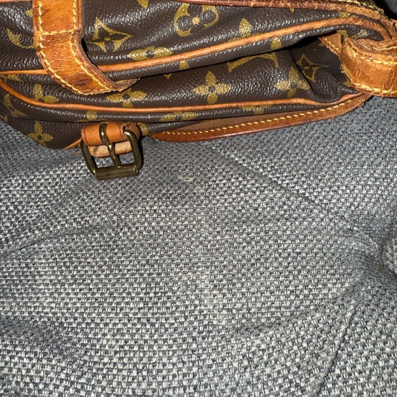 vintage Louis Vuitton SAUMUR 30 MONOGRAM - Picture 8 of 16
